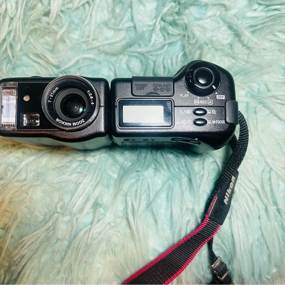 Nikon COOLPIX S950 Black Camera
